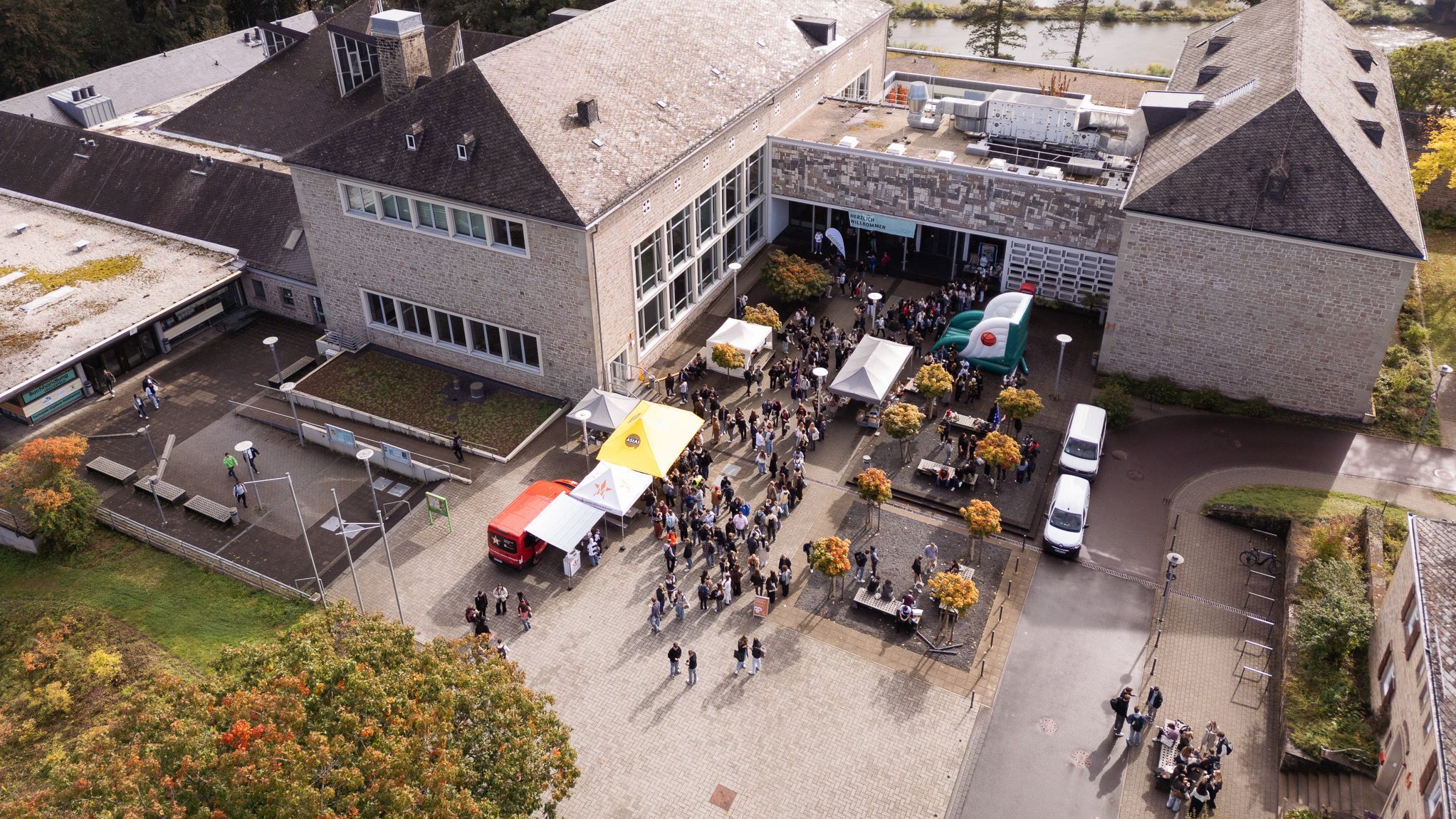 elfbar elfa kaufen Feierliche Wintersemestereröffnung an der Hochschule Trier