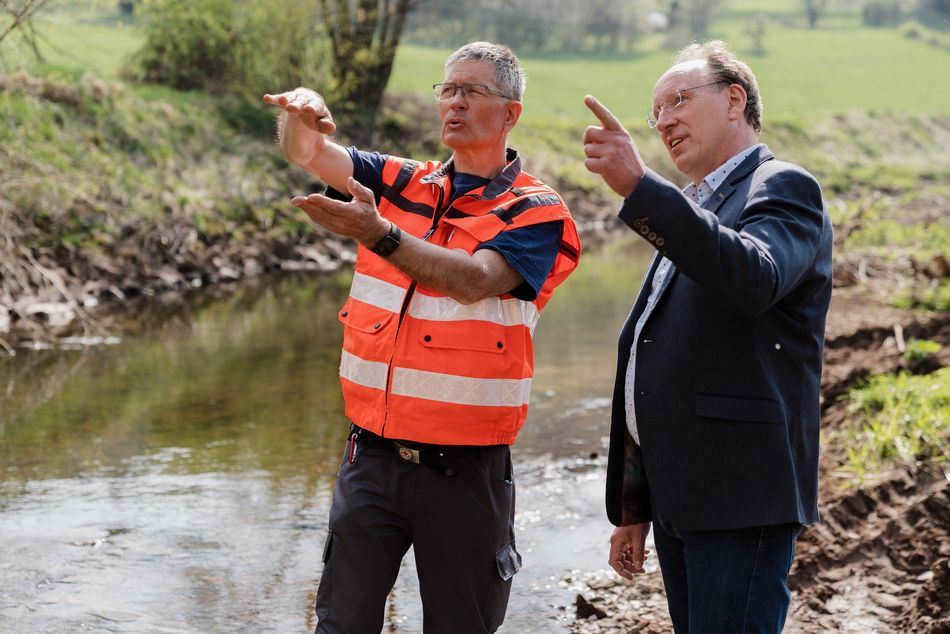 Manfred Wientgen (DRK-Hochwasserhilfe) im Gespräch mit Prof. Klaus-Uwe Gollmer | Bildquelle: Deutsches Rotes Kreuz