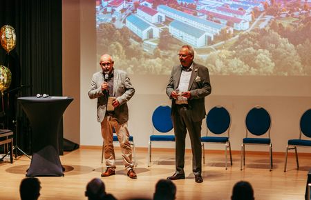 Dekane Prof. Dr.-Ing. Peter Gutheil und Prof. Dr. Klaus Helling (Fotograf: Tobias Serf)