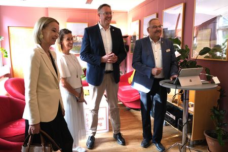 Starkes Engagement – Starkes Land: Ministerpräsident Schweitzer macht Halt am Umwelt-Campus Birkenfeld