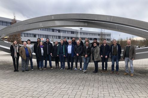 Das FloReST Projektkonsortium vor der Hochschule Koblenz (© FloReST)