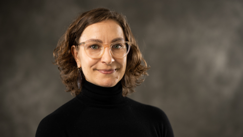 Im Mittelpunkt steht ein Vortrag der US-Wissenschaftlerin Dr. Sarah Surak zur Geschichte und Bedeutung des Earth Day (@Sarah Surak).