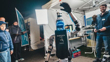 City Campus trifft Illuminale 2025:  Hochschule Trier begeistert mit Wissenschaft zum Anfassen