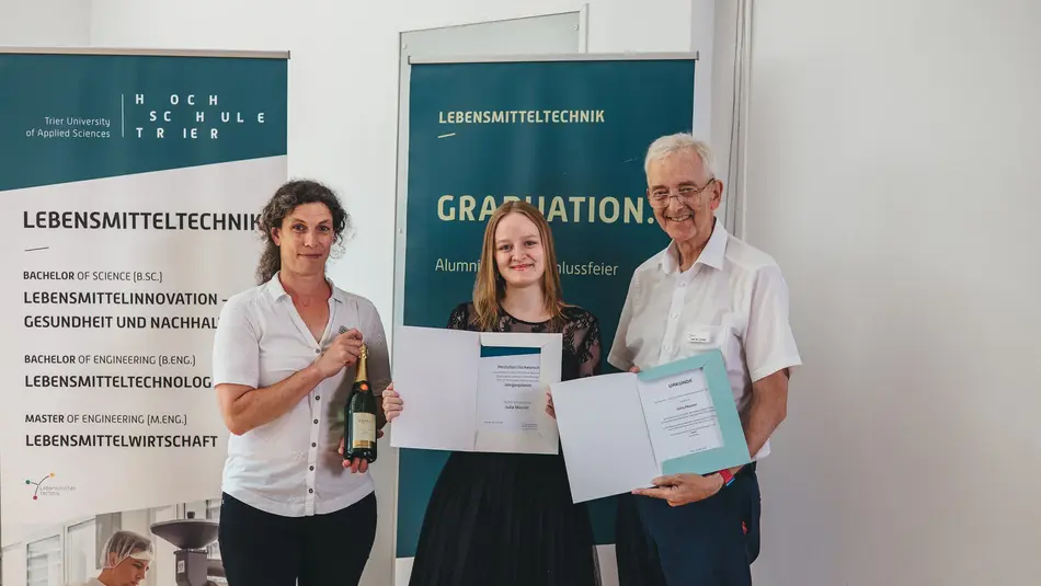 Bester Bachelor-Abschluss bei der Abschlussfeier der Lebensmitteltechnik Hochschule Trier