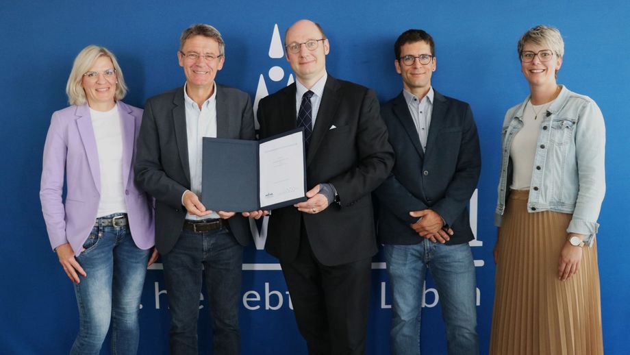 (v.l.n.r.): Carina Clüsserath (City-Managerin St. Wendel), Peter Klär (Bürgermeister St. Wendel), Prof. Henrik te Heesen (Vizepräsident Hochschule Trier), Lisa Lill-Kochems (Transferreferentin Hochschule Trier)