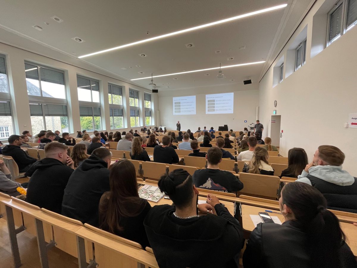 First Semester Welcome At Our Business School Winter Semester 2022 2023 first-semester-welcome-at-our-business-school-winter-semester-2022-2023