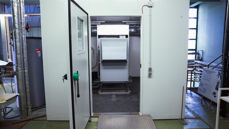 Kühlkammer als Prüfstand für Luft/Wasser-Wärmepumpe