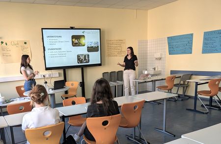 Mit den Rätseln werden zentrale Inhalte rund um die Themen Energie, Klimaschutz und nachhaltige Technologien vermittelt (Foto: Lena Gwosdek)
