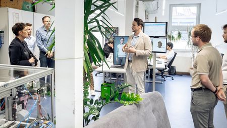 Austausch zu Innovation und Technologietransfer mit dem Wirtschaftsministerium