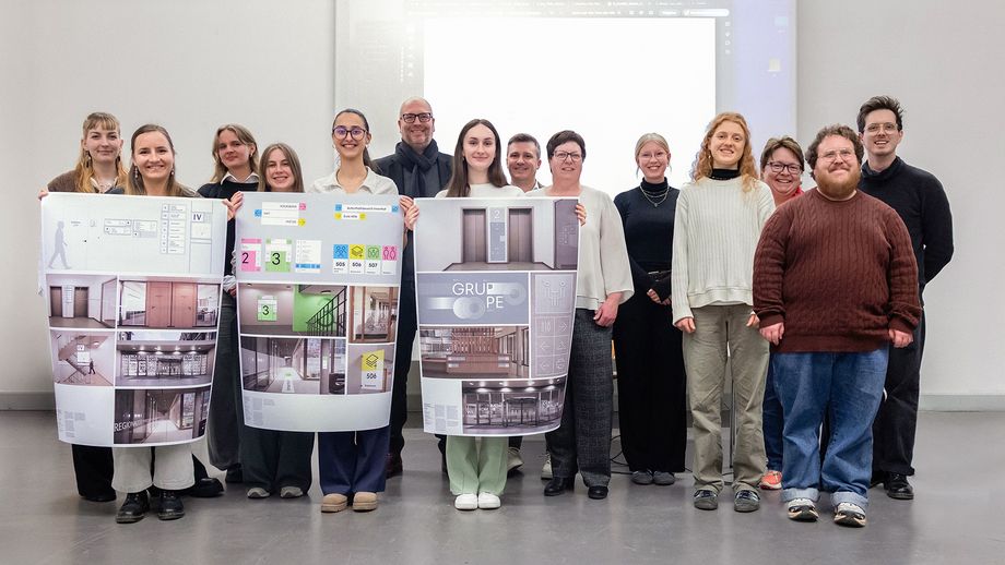 Kursteilnehmer, Dozent und Gewinner. 