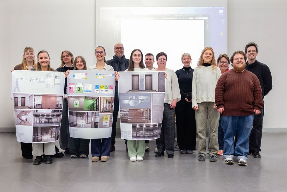 Kursteilnehmer, Dozent und Gewinner. 