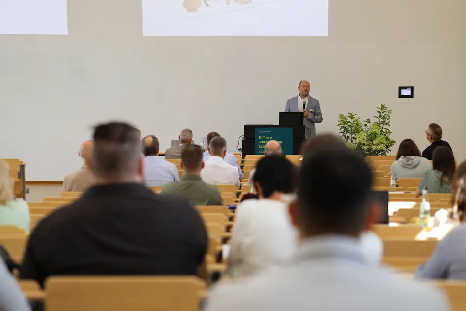 Professor Kenesei von der MATE-Universität in Budapest auf dem Trierer Lebensmitteltag