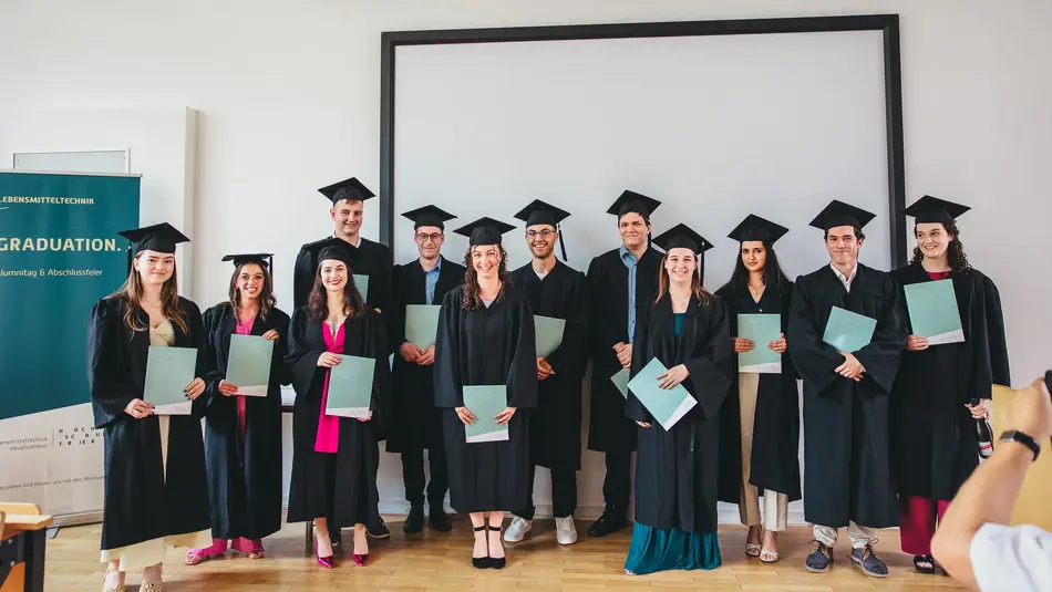 Absolvierende des Bachelor Lebensmitteltechnologie der Hochschule Trier