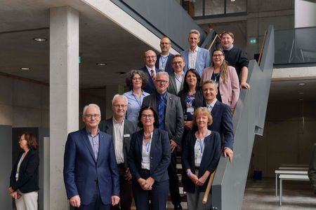 Gruppenfoto des Promotionsclusters Sustainable Systems and Technologies (SuSyTech)