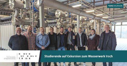 Studierende des Master Energiemanagement auf Exkursion in das Wasserwerk Irsch mit ihrem Professor Stefan Wilhelm