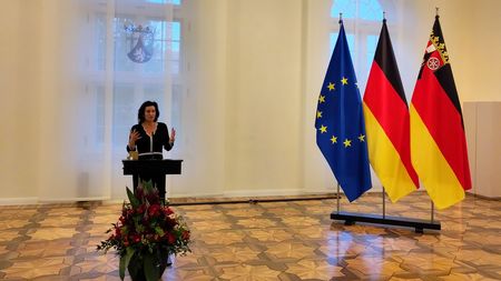 Präsidentin Dorit Schumann trifft Bundesministerin für Forschung, Technologie und Raumfahrt Dorothee Bär