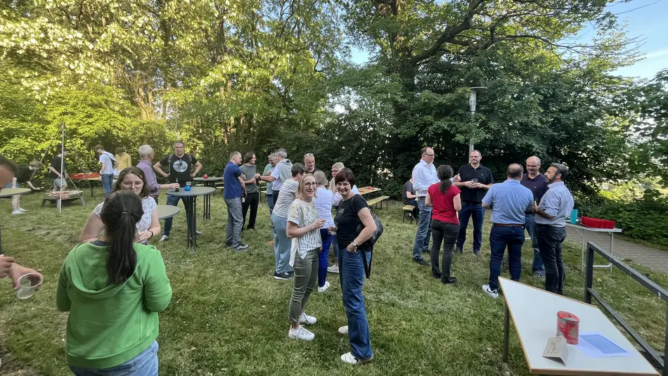 Mitarbeiter*innen und Professoren*innen des Fachbereichs Bauen+Leben Hochschule Trier